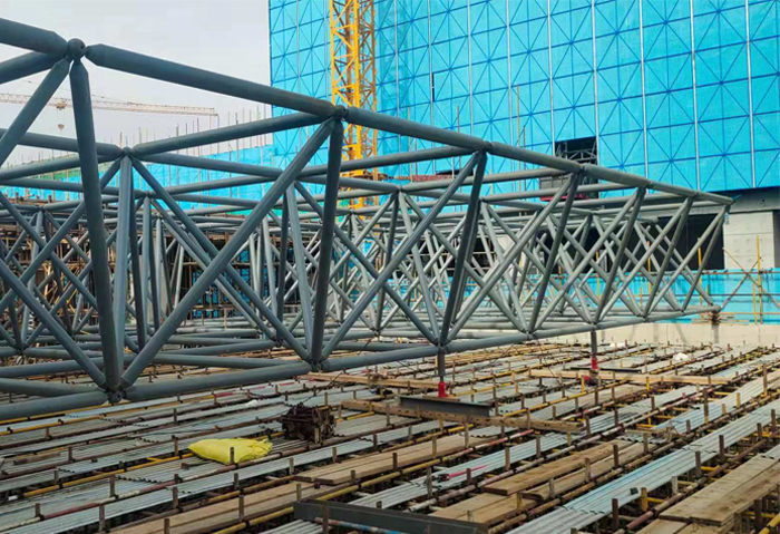 永康济南高铁东总部基地2号楼网架